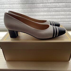 Auditions' Leather Black and White Pump 8.5